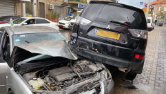 يافا: حادث بين شاحنة وعدة مركبات يُسفر عن أضرار واصابة طفيفة لسيدة